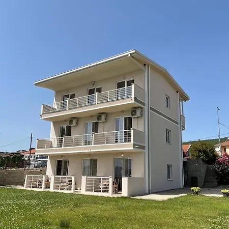 Apartman Sunrise And Studios