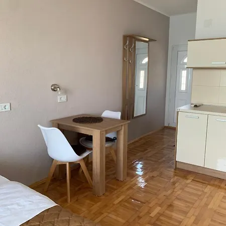 Sunrise And Studios Apartman