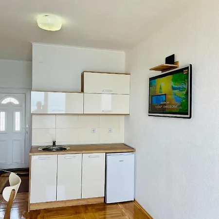 Sunrise And Studios Sztar Dojran